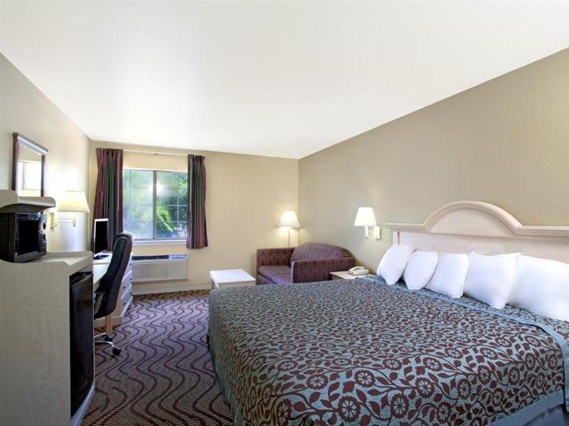Days Inn By Wyndham קרוויל מראה חיצוני תמונה