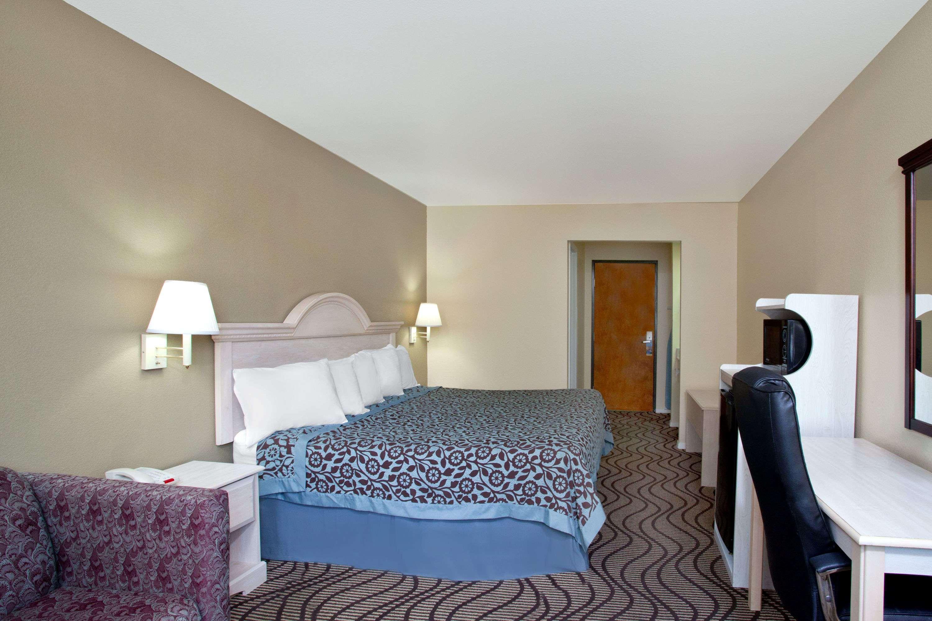 Days Inn By Wyndham קרוויל מראה חיצוני תמונה