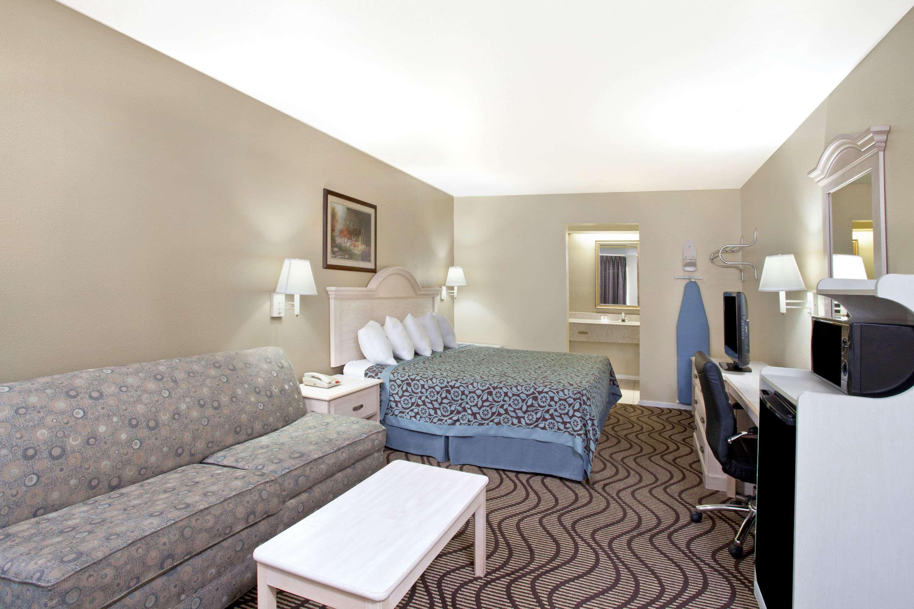 Days Inn By Wyndham קרוויל מראה חיצוני תמונה
