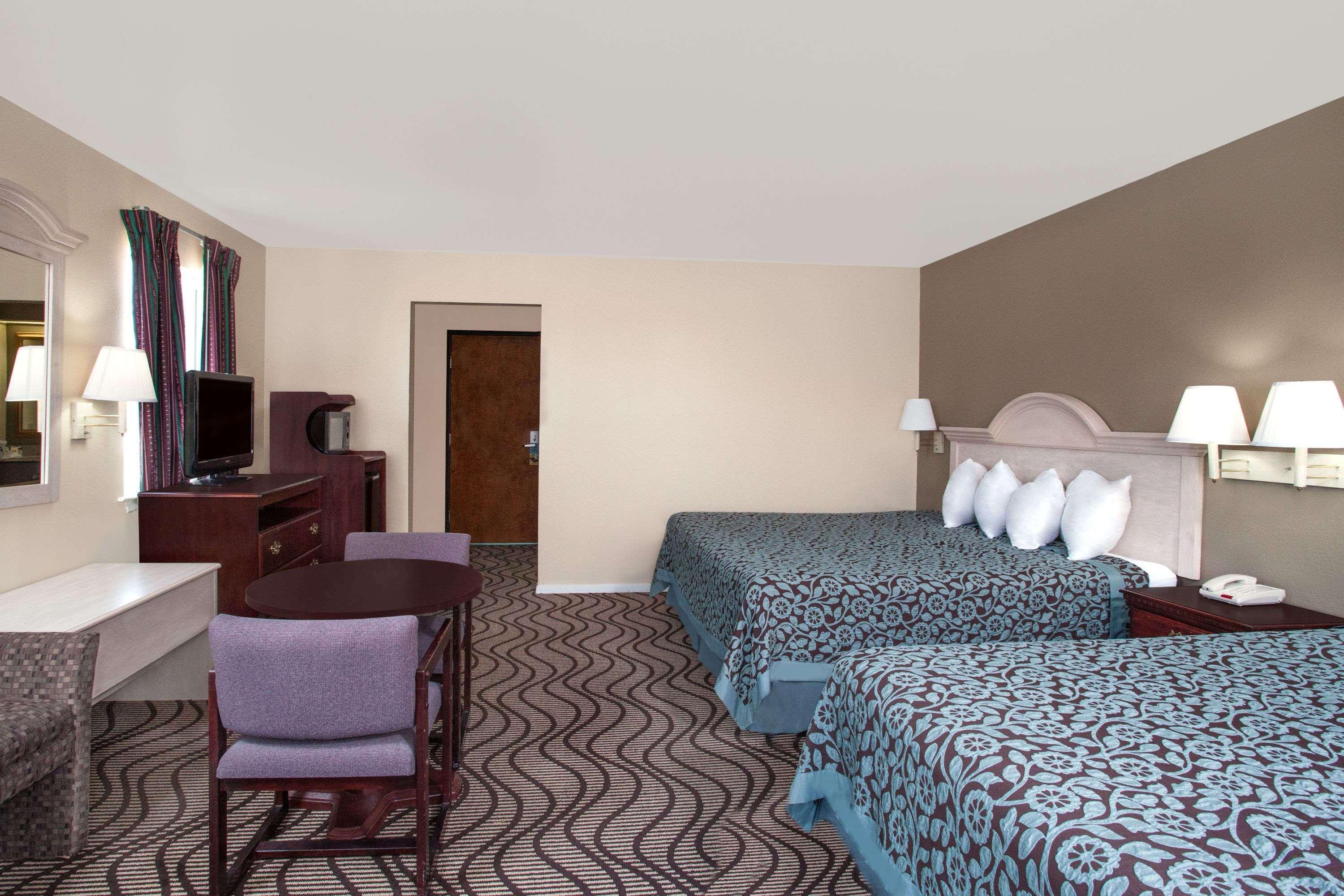 Days Inn By Wyndham קרוויל מראה חיצוני תמונה